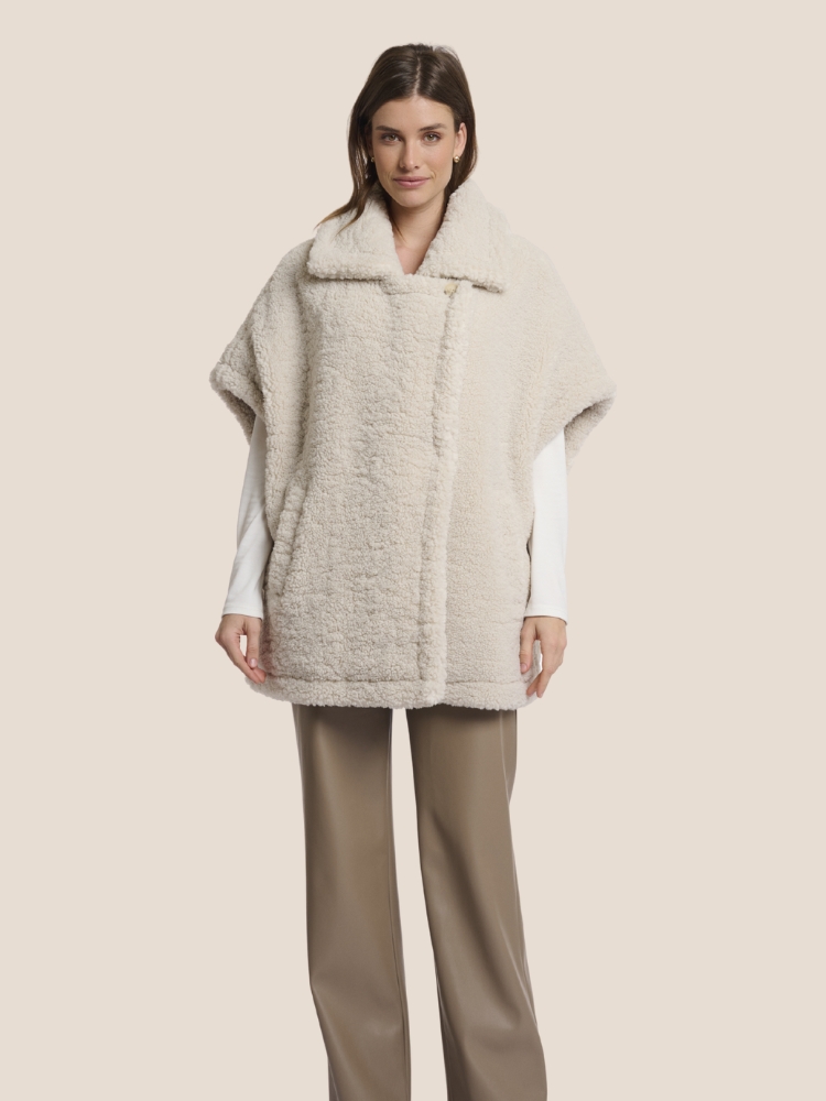 rino & pelle Luca teddy cape off white
