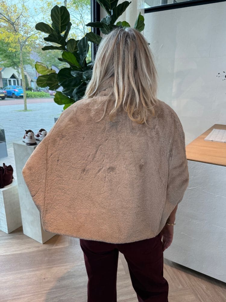 Furry cape Mimi Beige