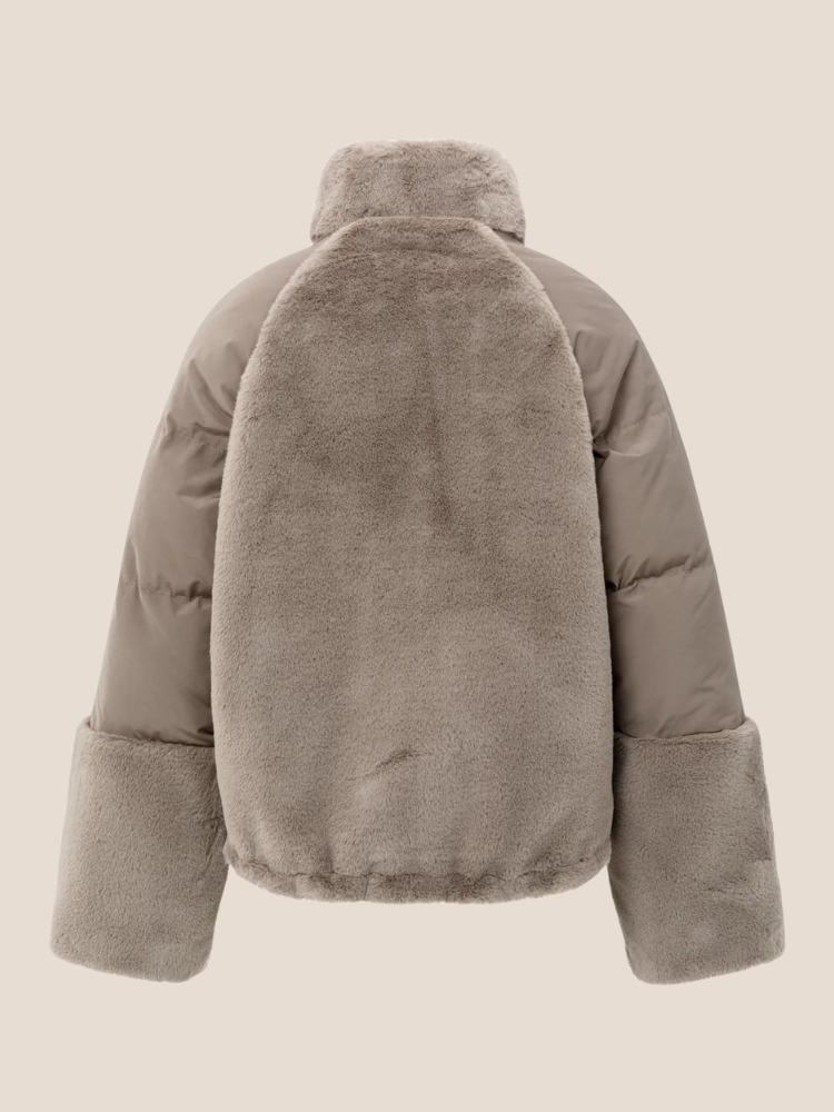 YAYA 02-001062-509 Korte teddy jas met gewatteerde mouwen