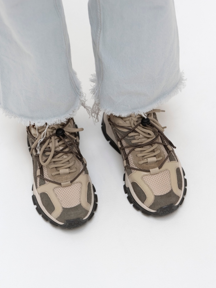 DWRS sneaker Isola