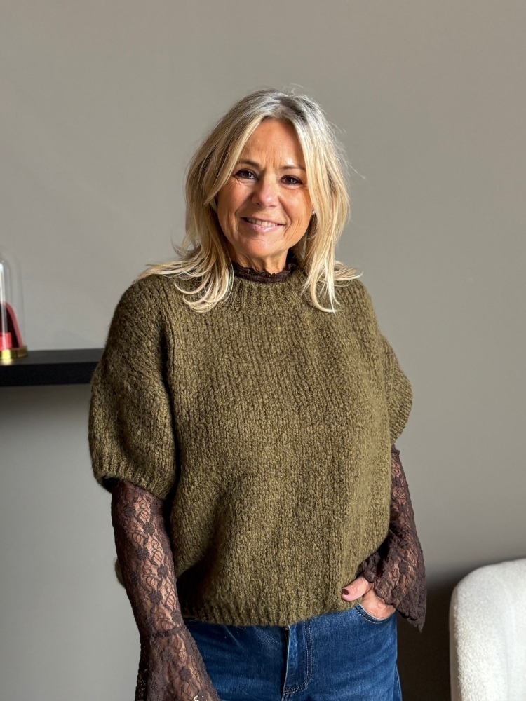 Trui Rianne korte mouw olijf