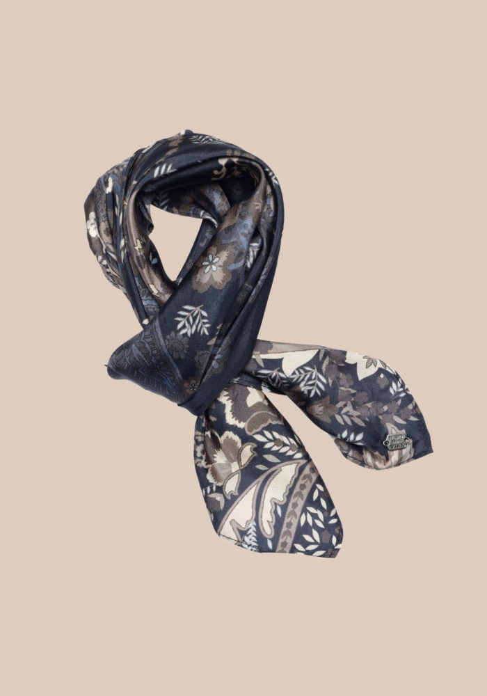 Gustav Joly scarf